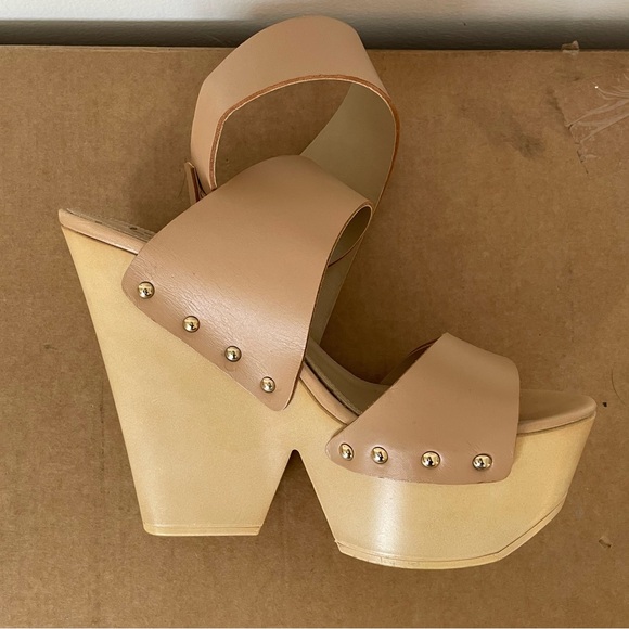 BCBGMaxAzria Tan Platform Wedge Sandal Sz 7.5 - Picture 4 of 10